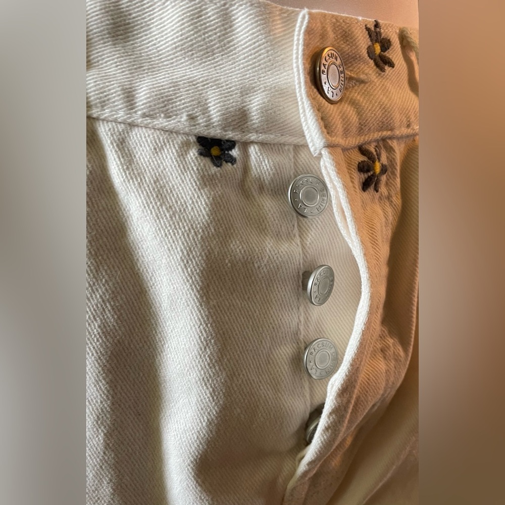 PacSun Cream Embroidered Ankle Jeans - Picture 4 of 8